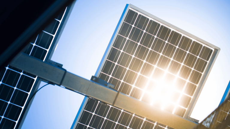 Read more about the article 5 reasons why you should invest in solar panels right now